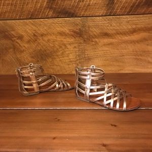 Girl’s gold sandals